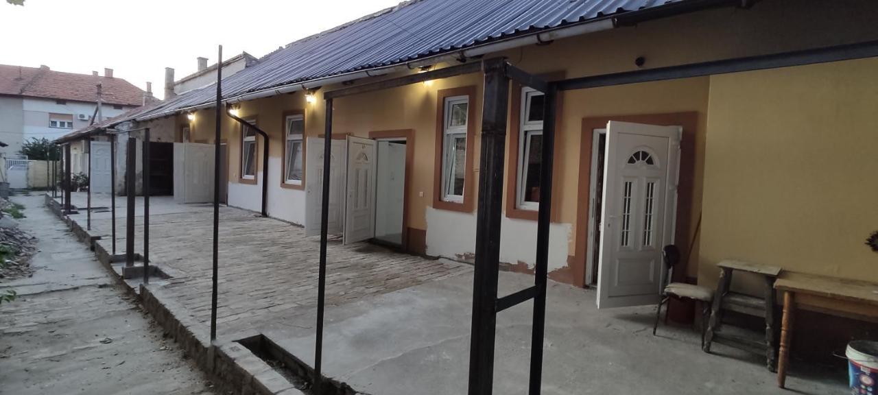Apartmani Dld Ns Novi Sad Buitenkant foto